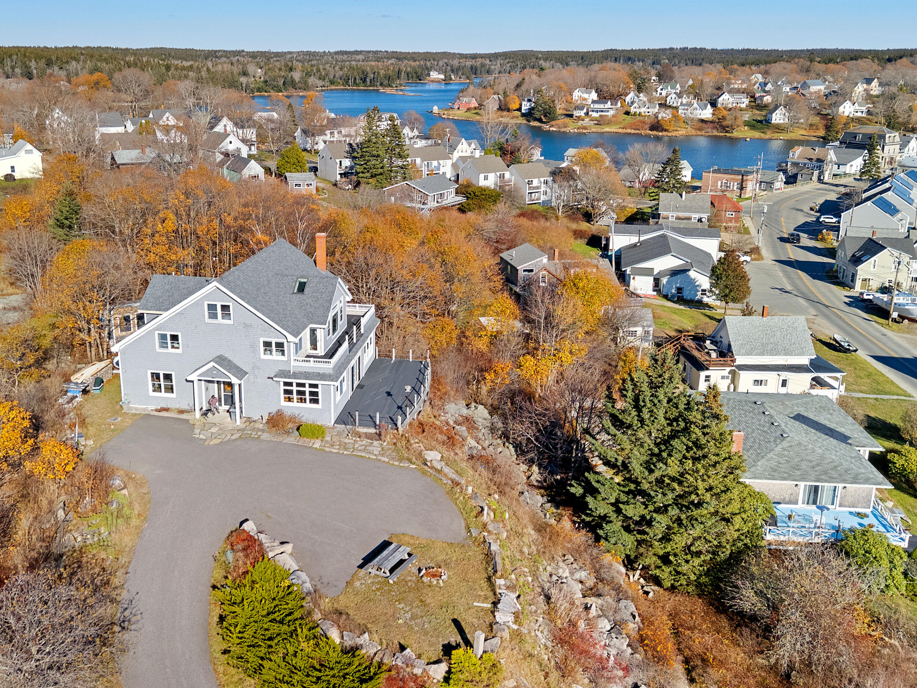 38 W. Main W Main Street Vinalhaven ME 04863
