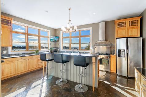 38 W. Main W Main Street Vinalhaven ME 04863