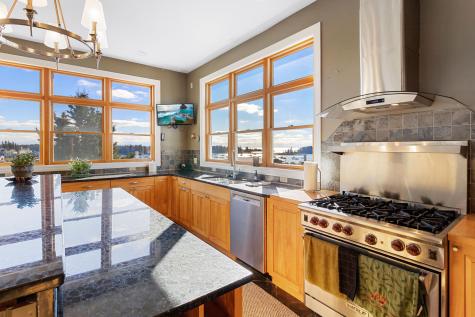 38 W. Main W Main Street Vinalhaven ME 04863