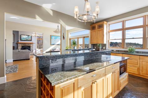 38 W. Main W Main Street Vinalhaven ME 04863