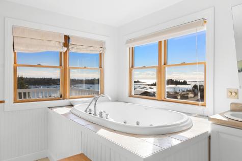 38 W. Main W Main Street Vinalhaven ME 04863