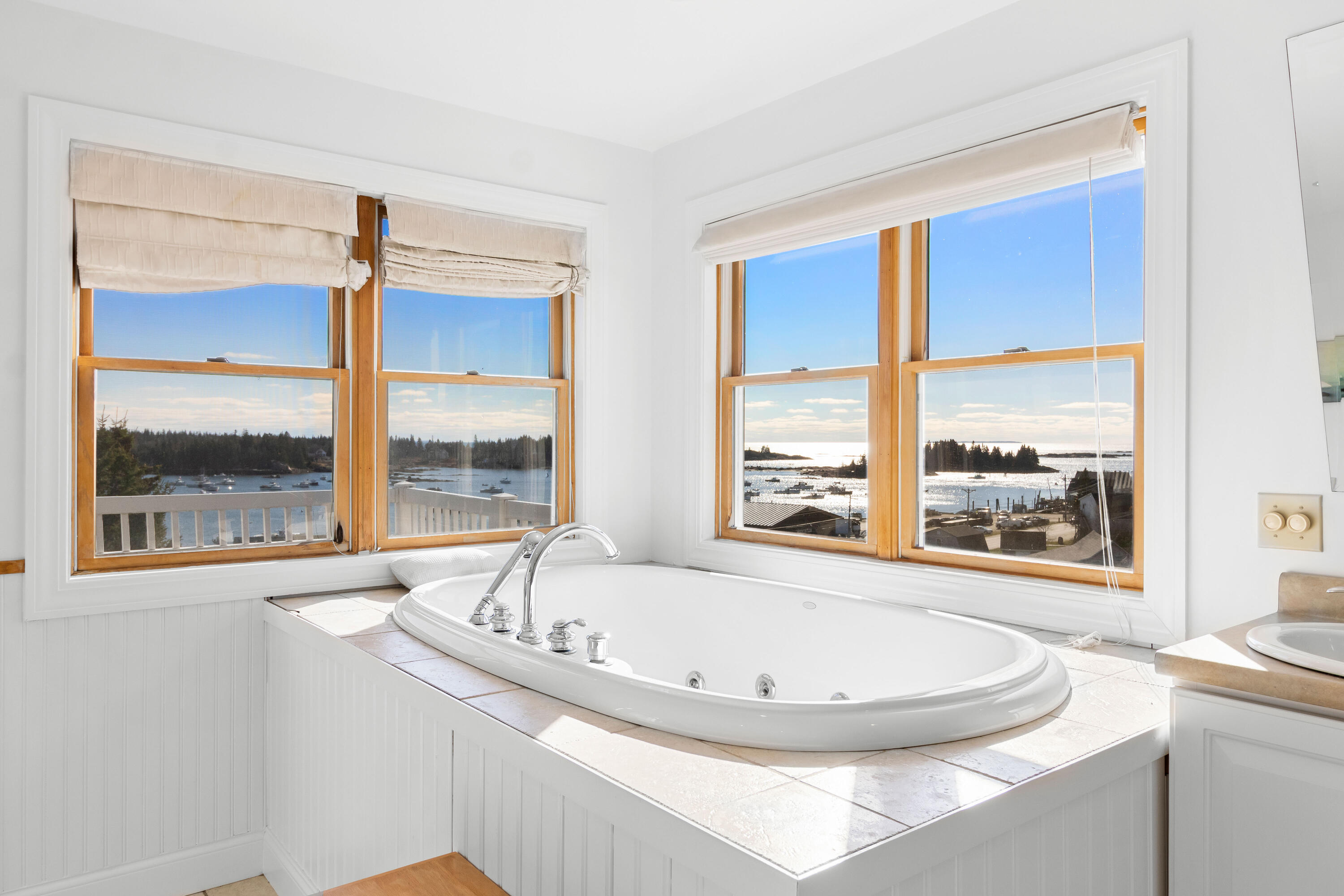 38 W. Main W Main Street Vinalhaven ME 04863