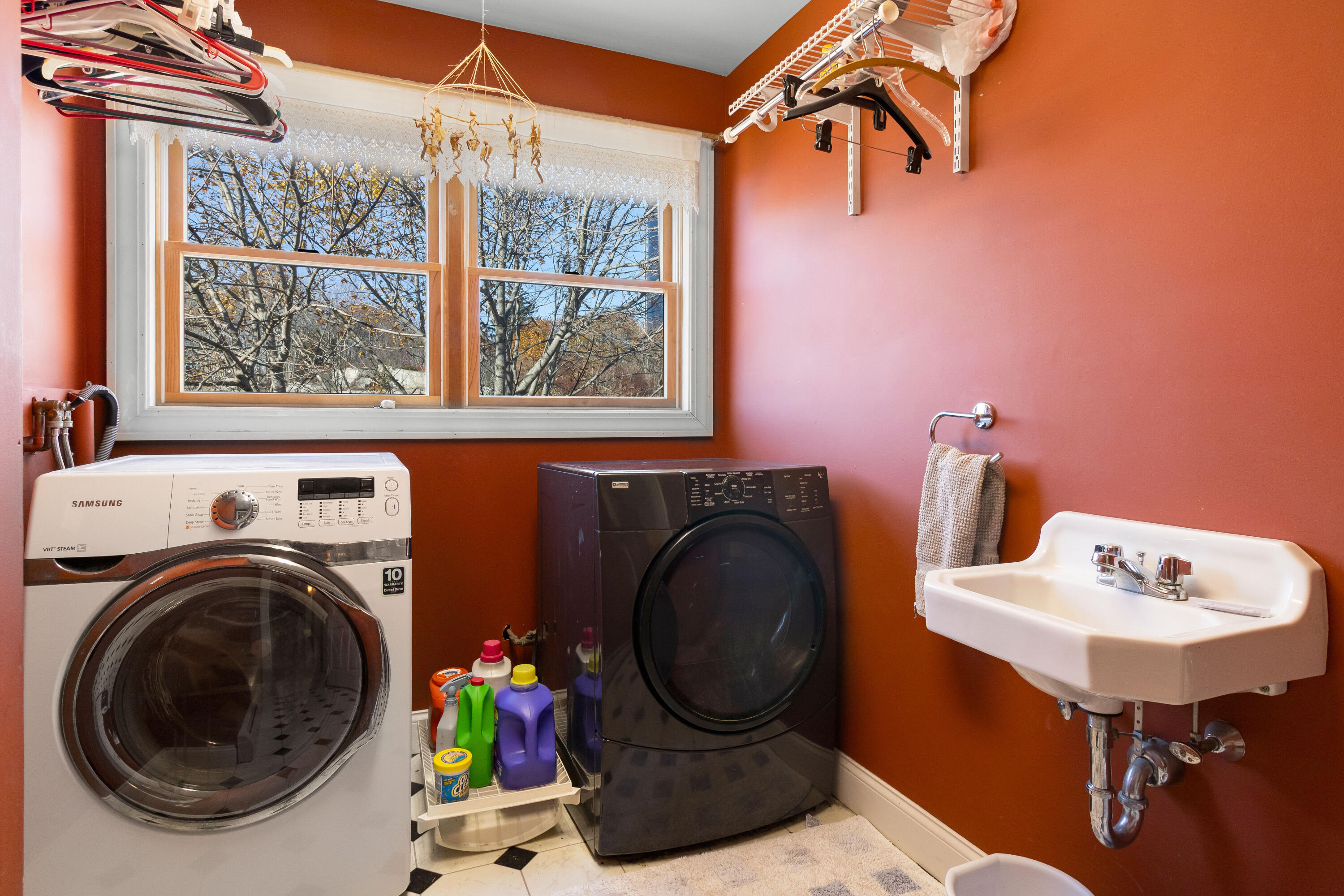 38 W. Main W Main Street Vinalhaven ME 04863