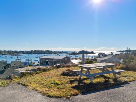 38 W. Main W Main Street Vinalhaven ME 04863