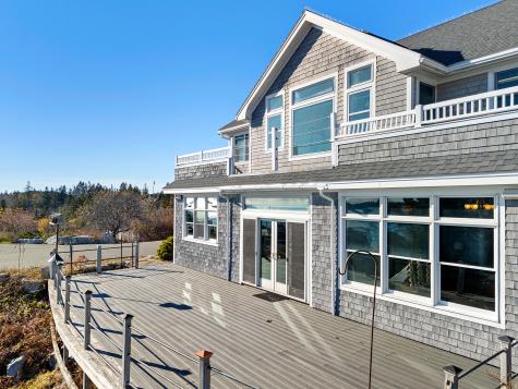 38 W. Main W Main Street Vinalhaven ME 04863