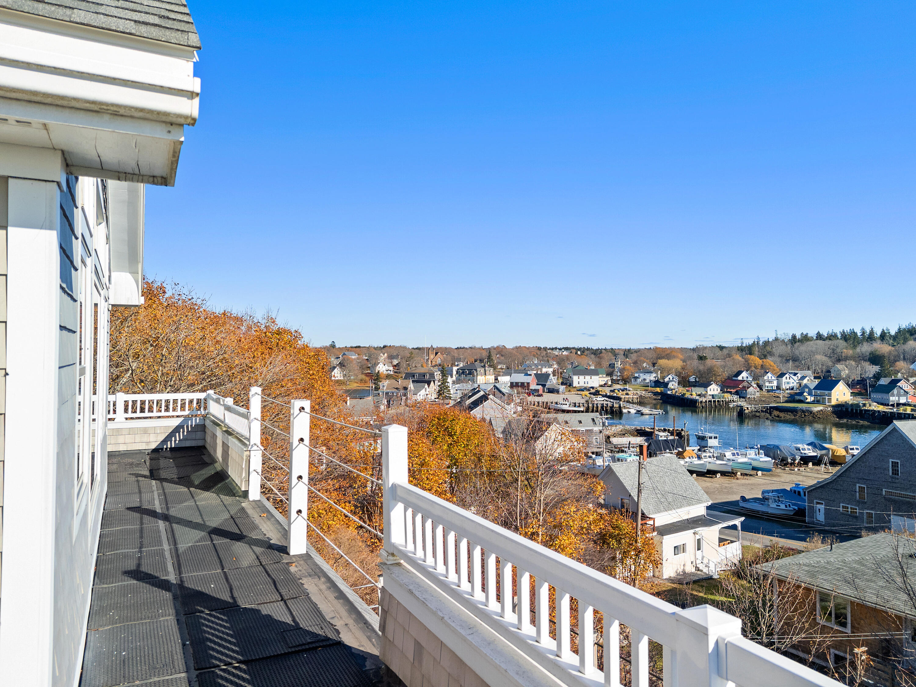 38 W. Main W Main Street Vinalhaven ME 04863