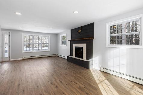 27 Common Road Dixfield ME 04224