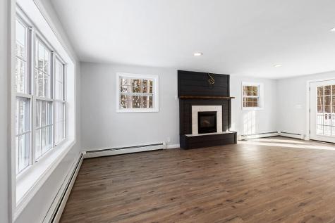 27 Common Road Dixfield ME 04224