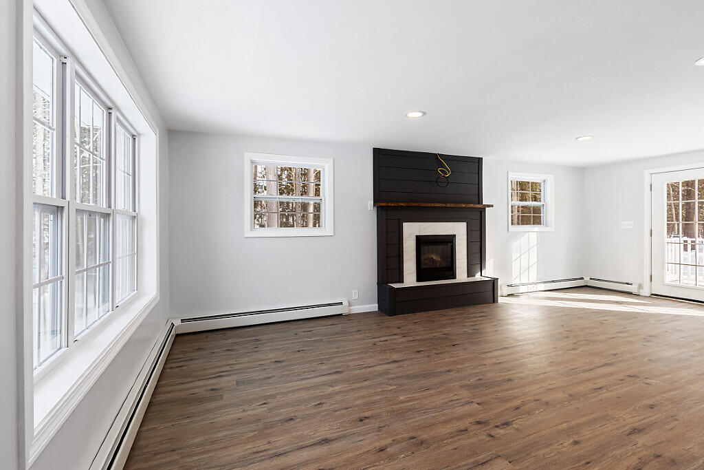 27 Common Road Dixfield ME 04224