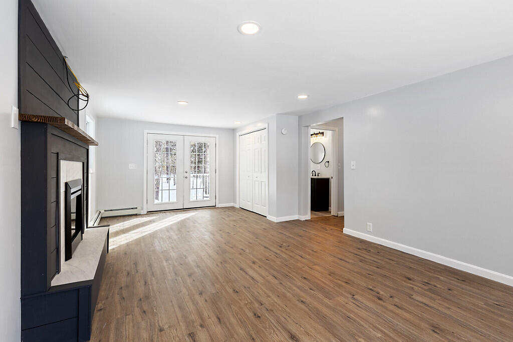 27 Common Road Dixfield ME 04224