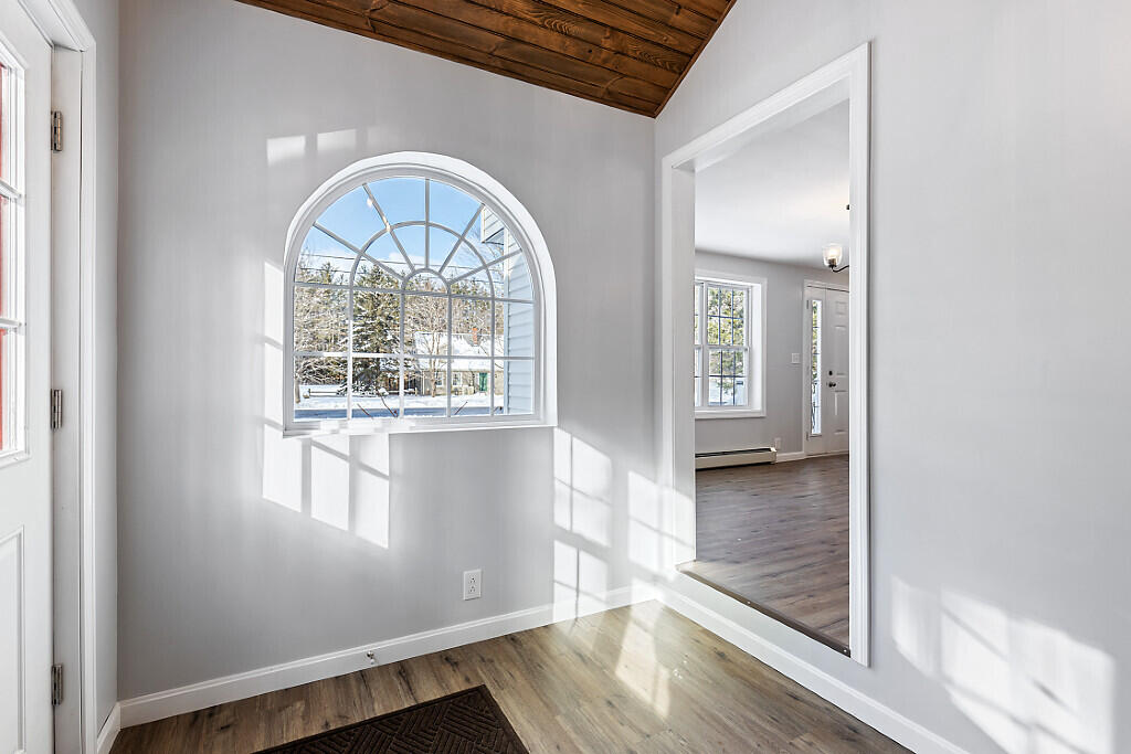 27 Common Road Dixfield ME 04224