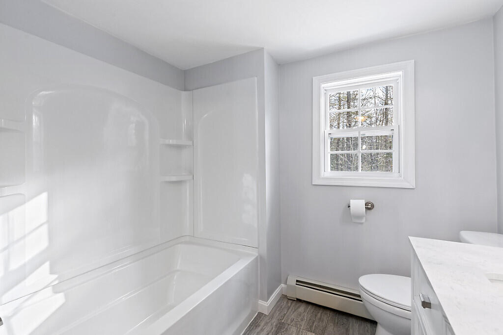 27 Common Road Dixfield ME 04224