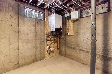 27 Common Road Dixfield ME 04224