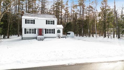 27 Common Road Dixfield ME 04224