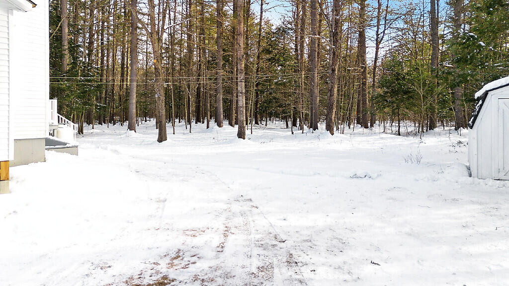 27 Common Road Dixfield ME 04224