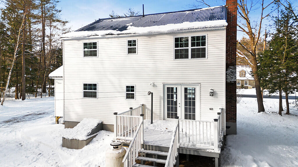 27 Common Road Dixfield ME 04224