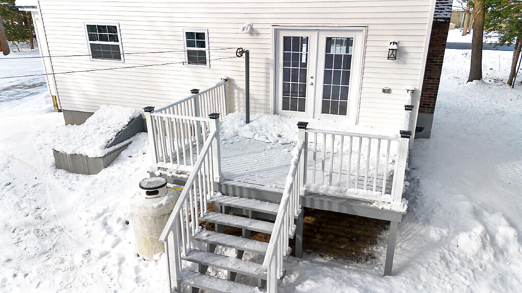 27 Common Road Dixfield ME 04224