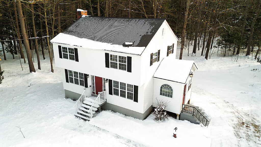 27 Common Road Dixfield ME 04224