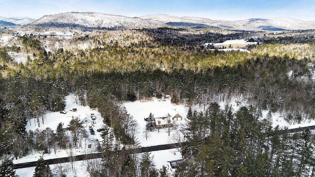 27 Common Road Dixfield ME 04224