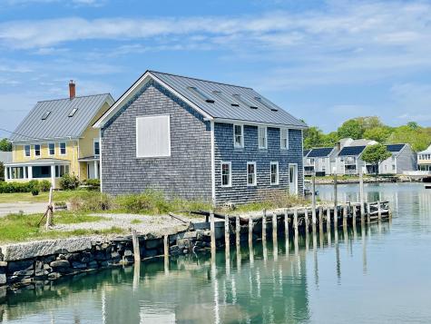 27 Clamshell Alley Vinalhaven ME 04863