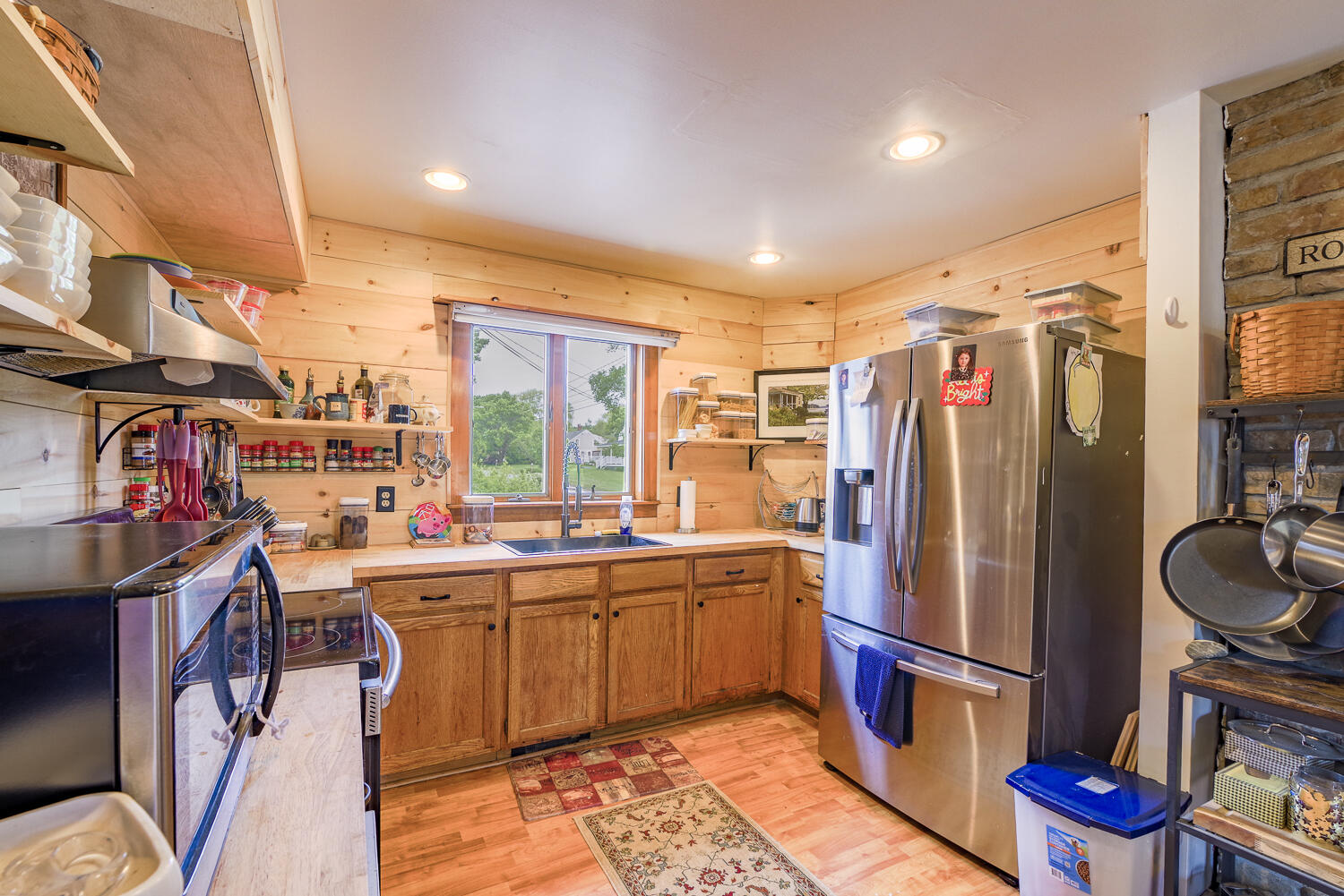 16 Lawn Avenue Rockland ME 04841