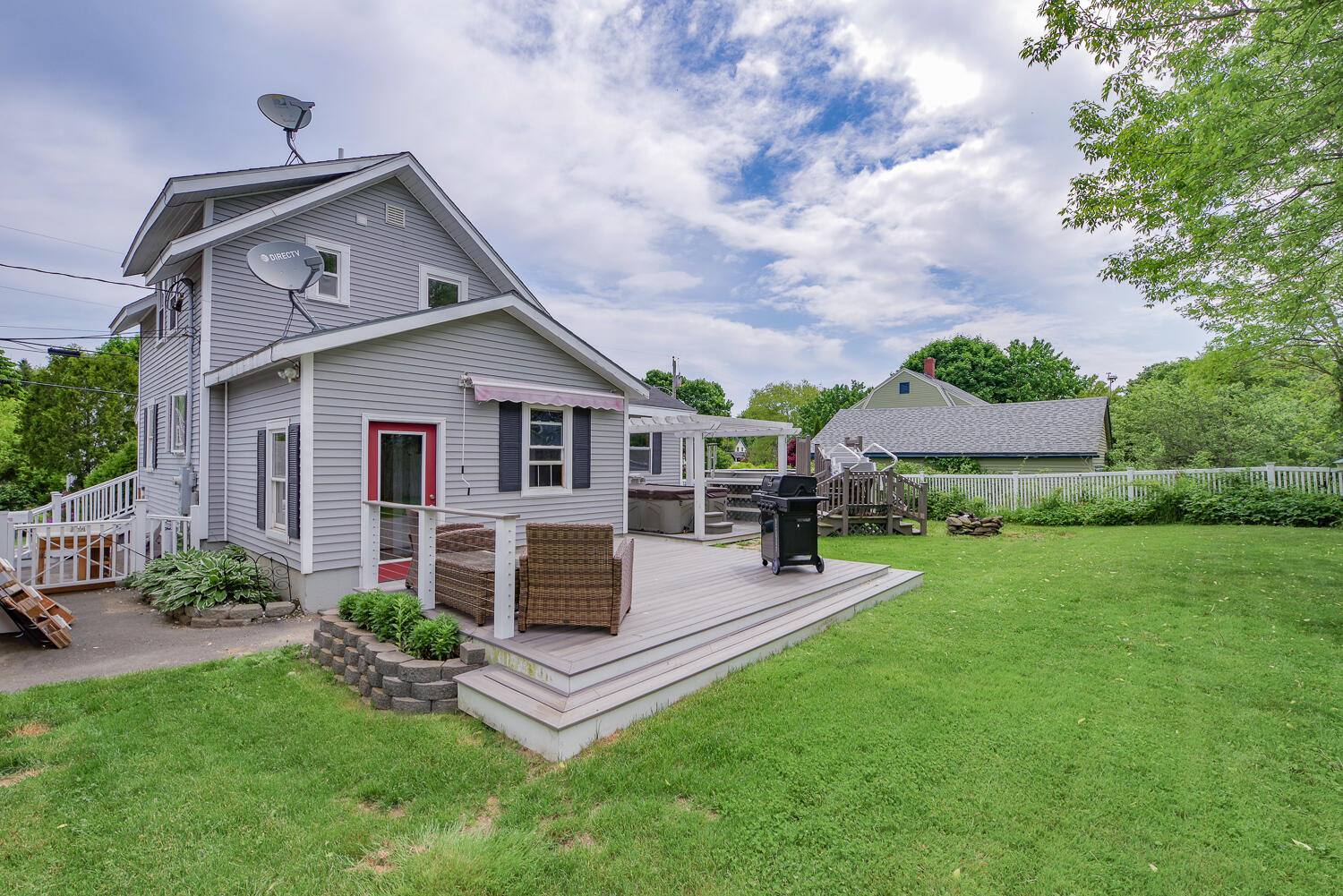 16 Lawn Avenue Rockland ME 04841