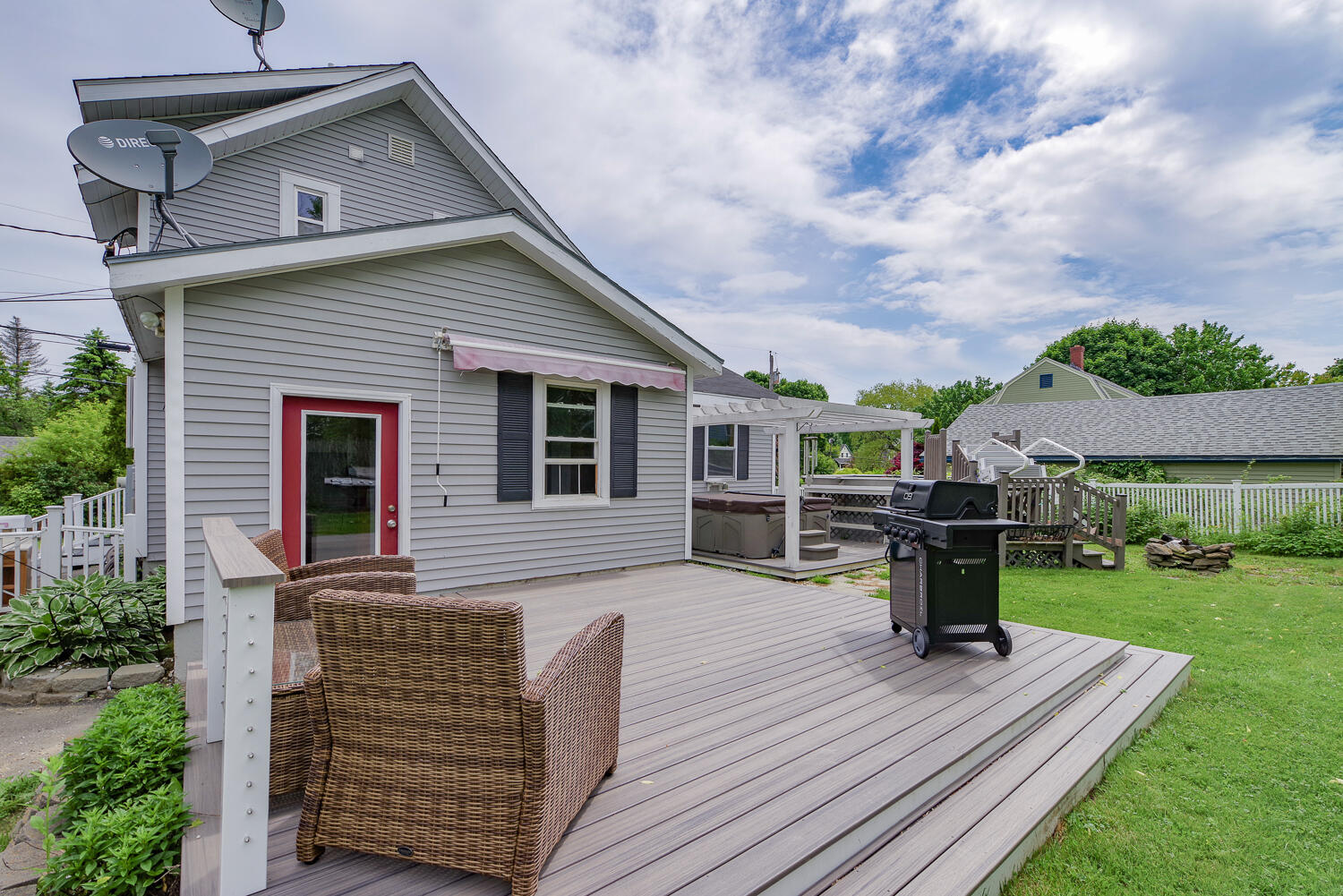 16 Lawn Avenue Rockland ME 04841