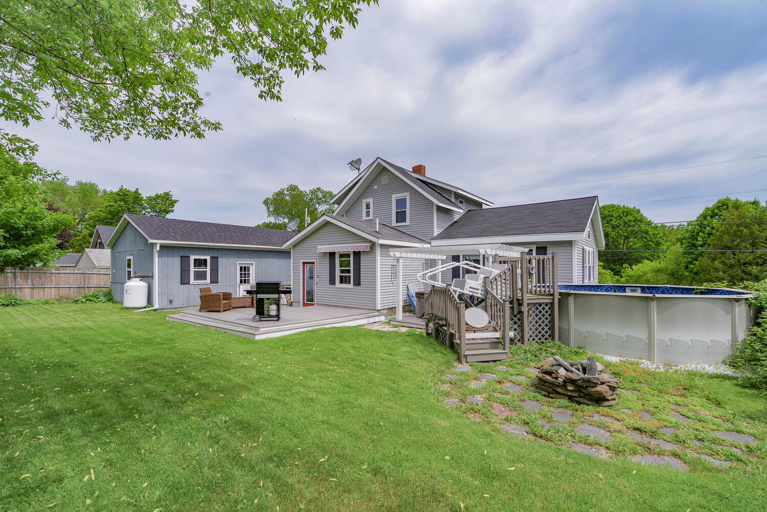 16 Lawn Avenue Rockland ME 04841