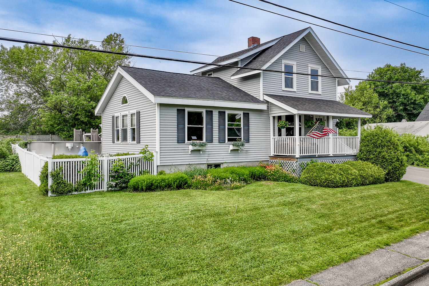 16 Lawn Avenue Rockland ME 04841