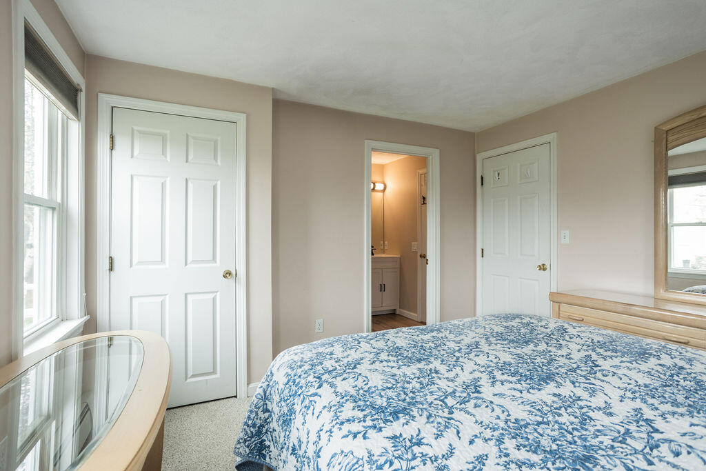 17 Greenacre Drive York ME 03909