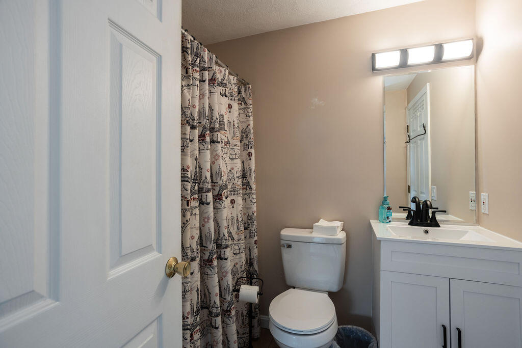 17 Greenacre Drive York ME 03909