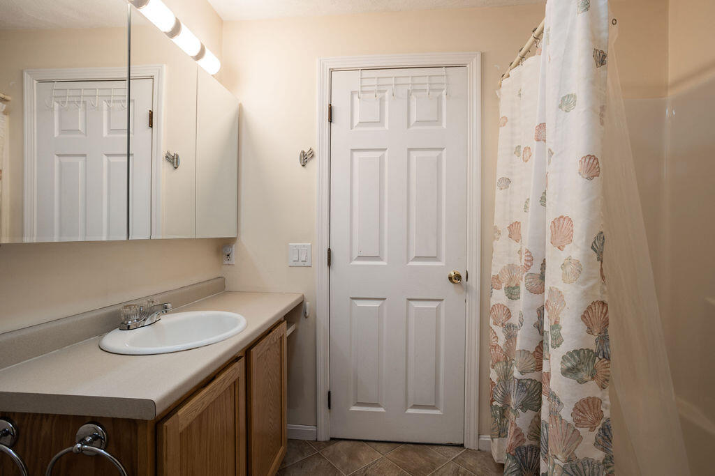 17 Greenacre Drive York ME 03909