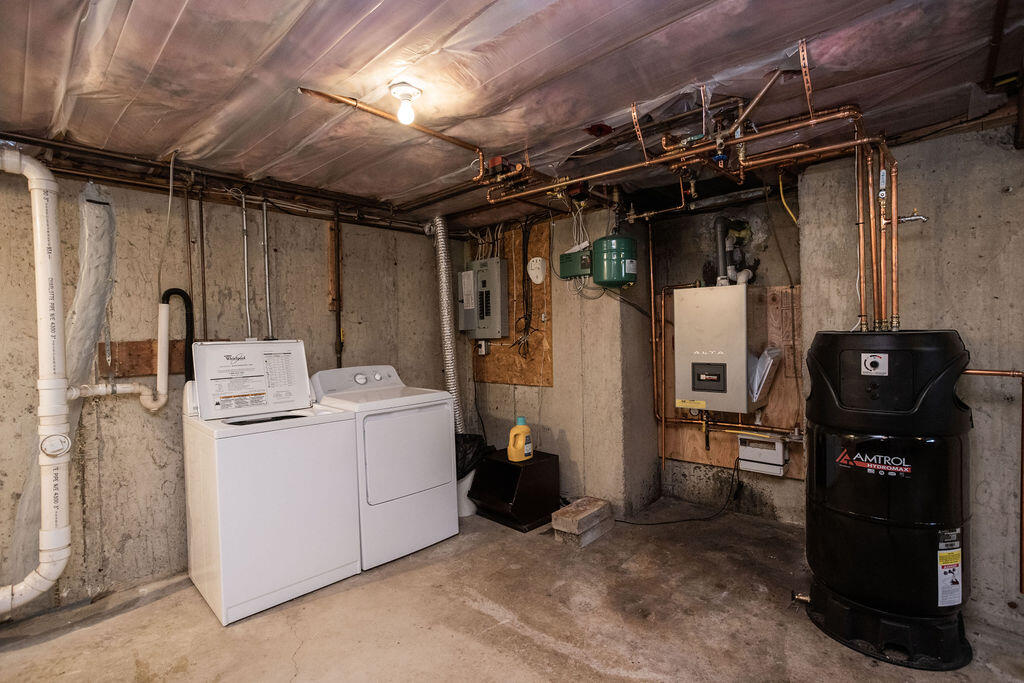 17 Greenacre Drive York ME 03909