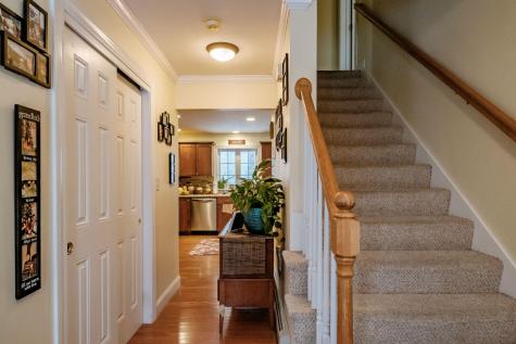 9 Eisenhower Court Naples ME 04055