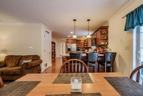 9 Eisenhower Court Naples ME 04055