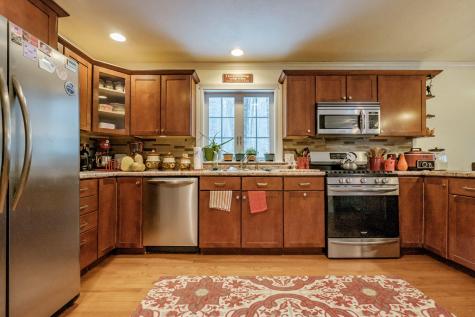 9 Eisenhower Court Naples ME 04055