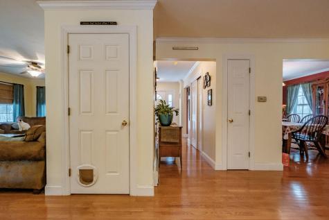 9 Eisenhower Court Naples ME 04055