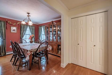 9 Eisenhower Court Naples ME 04055