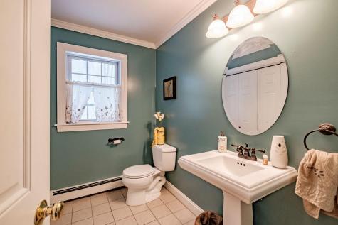 9 Eisenhower Court Naples ME 04055