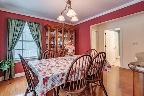 9 Eisenhower Court Naples ME 04055