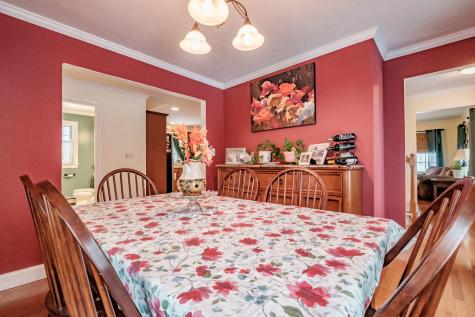 9 Eisenhower Court Naples ME 04055
