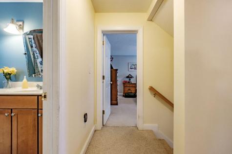9 Eisenhower Court Naples ME 04055