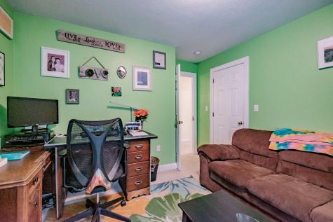 9 Eisenhower Court Naples ME 04055