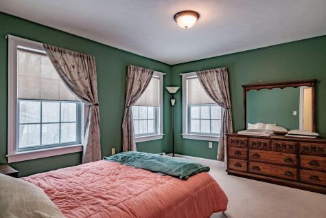 9 Eisenhower Court Naples ME 04055