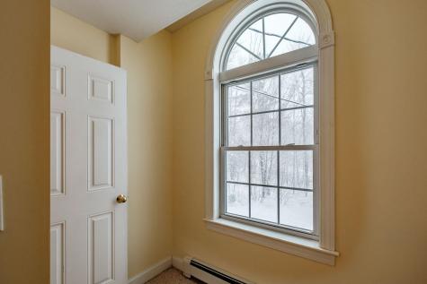 9 Eisenhower Court Naples ME 04055