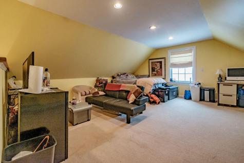 9 Eisenhower Court Naples ME 04055