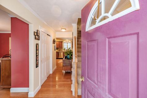 9 Eisenhower Court Naples ME 04055