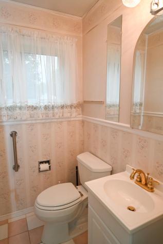 41 Stoneybrook Road Hampden ME 04444