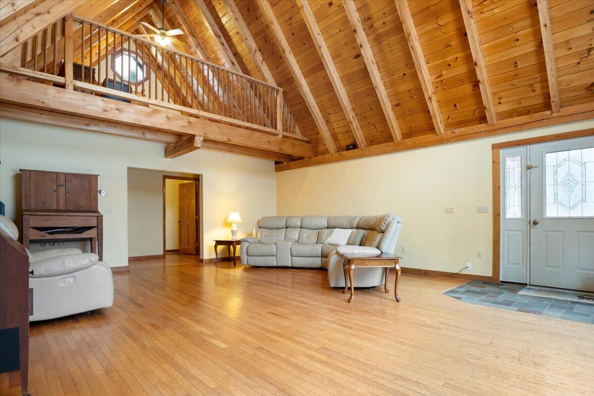 25 Hyde Road Gray ME 04039