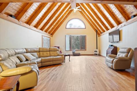 25 Hyde Road Gray ME 04039